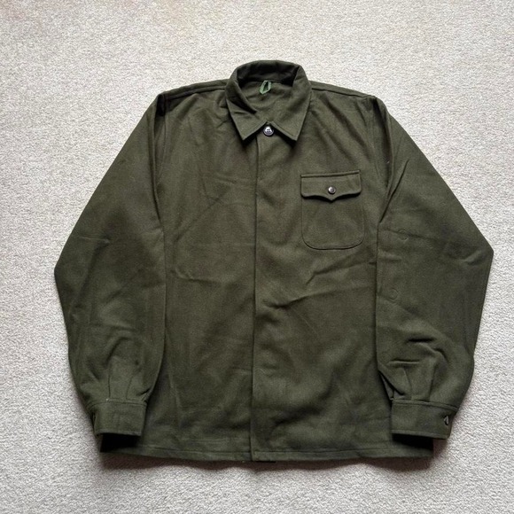 American Vintage Other - 1940s Green Military Style Field Shirt Single Pocket Wooden Button‎ Buckle Back